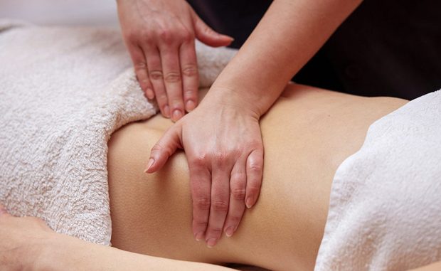 Cách massage bụng bạn có thể tự làm tại nhà
