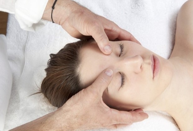 Những lợi ích thần tiên của cách massage đầu mà bạn có thể chưa biết